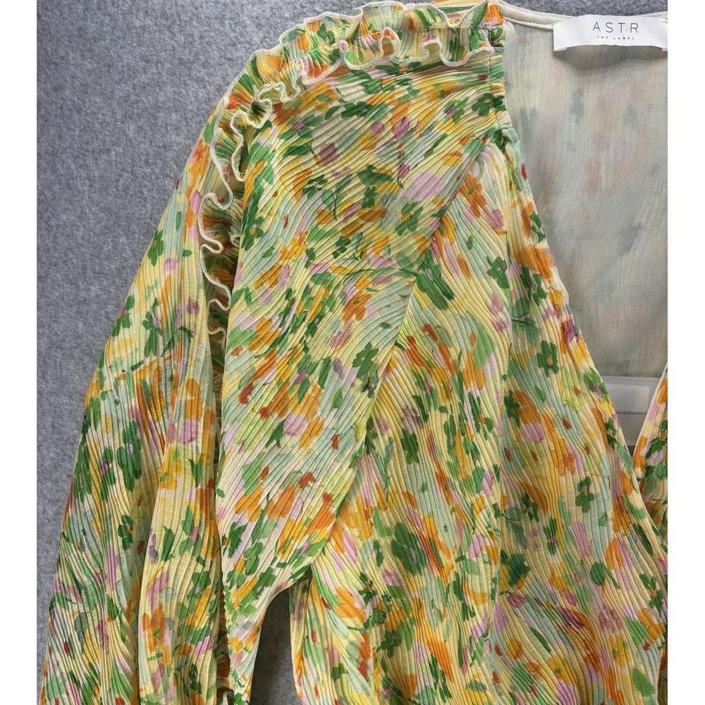 ASTR Bellona Floral Plisse Top Boho Smocked Ruffle Sheer Blouse Fairy Ethereal M - Picture 5 of 11